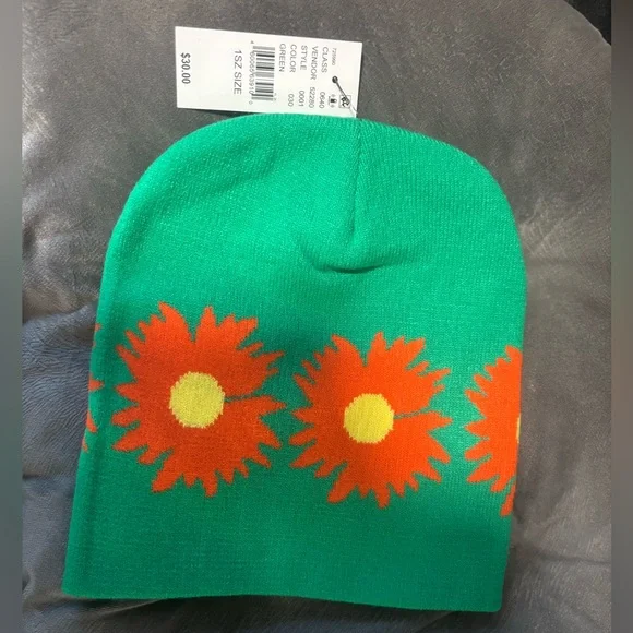 New PacSun Green Floral Beanie - Picture 2 of 3